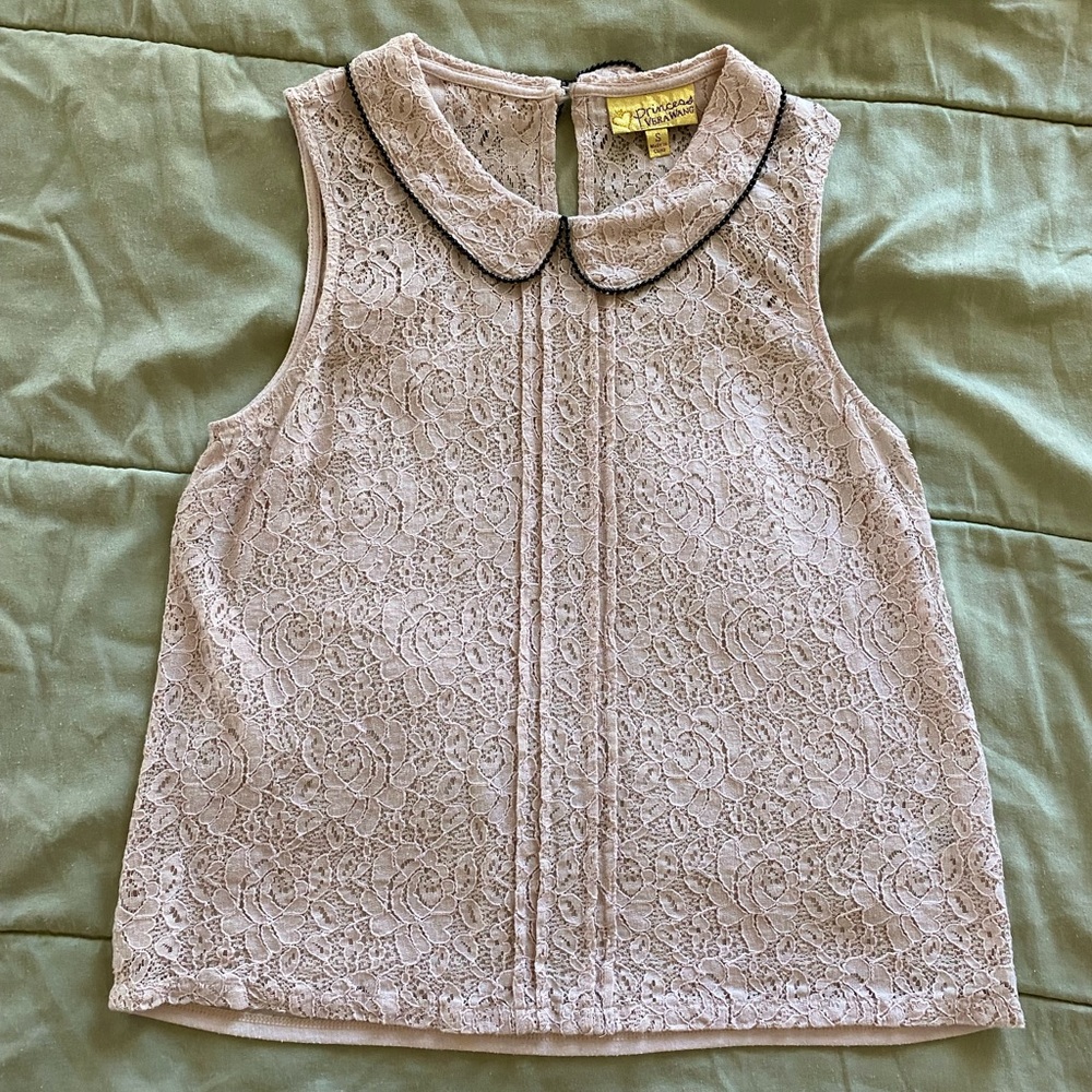 Lacy sleeveless blouse with Peter Pan collar | Princess Vera Wang